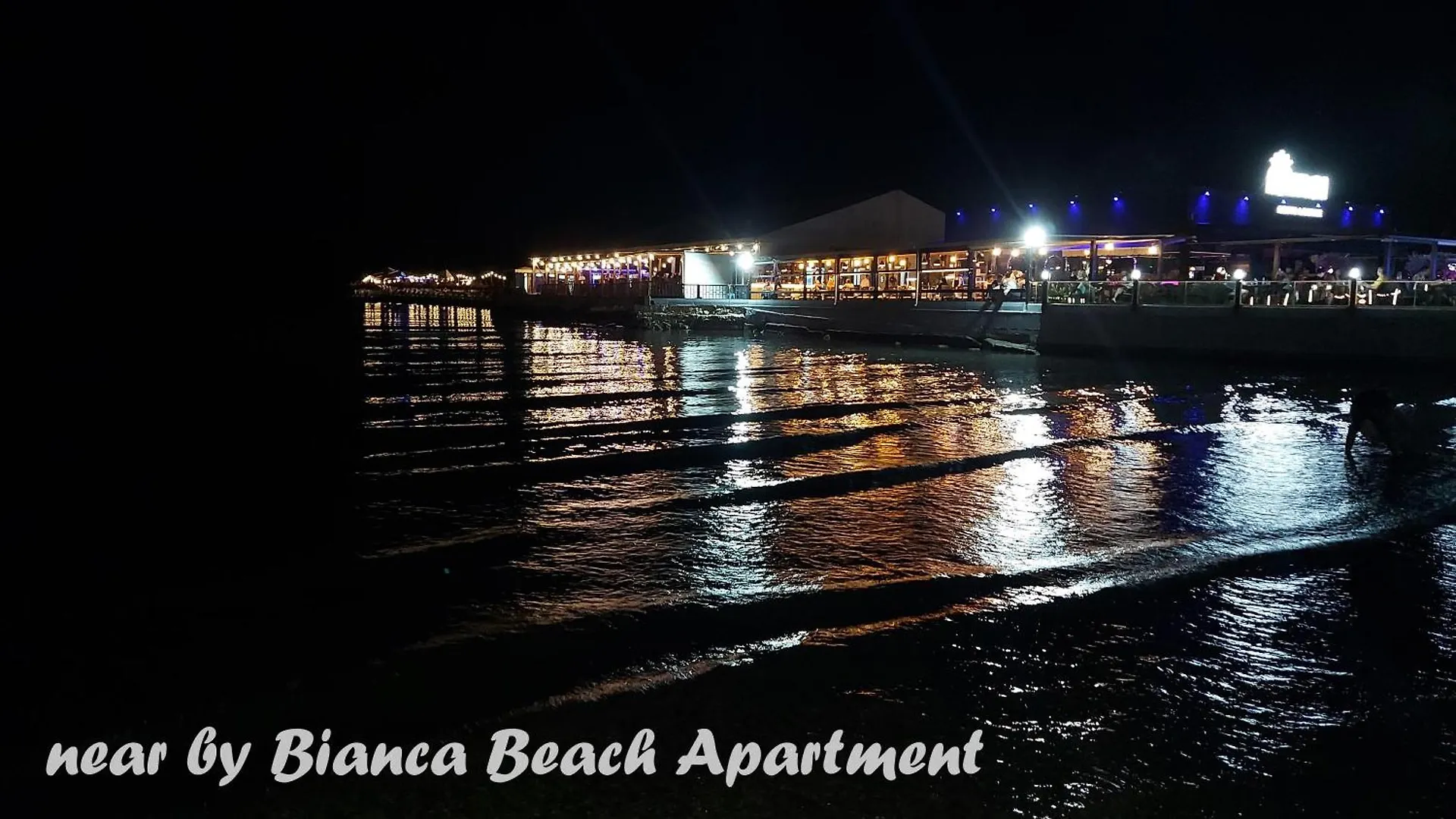 Bianca Beach Apartment دراس